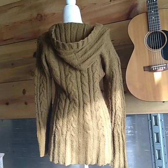 Cable Knit Hooded Sweater - Picture 5 of 8